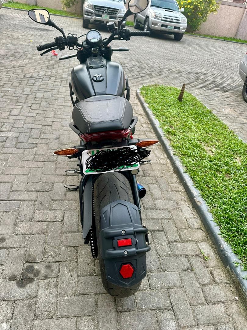 Indian cruiser 1200cc -