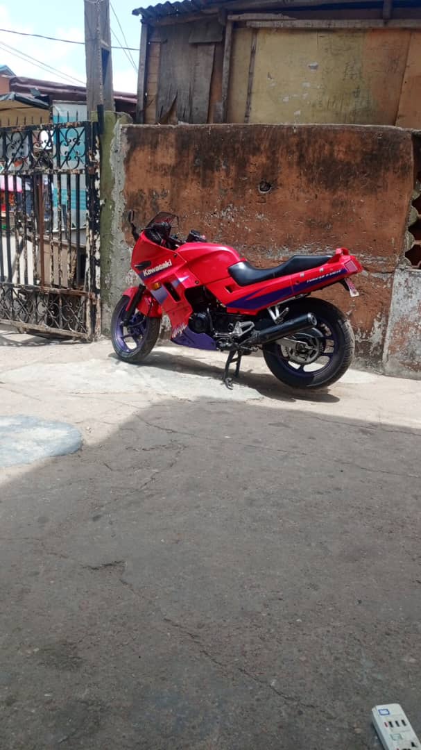 Kawasaki GPX250cc - Foreign used
