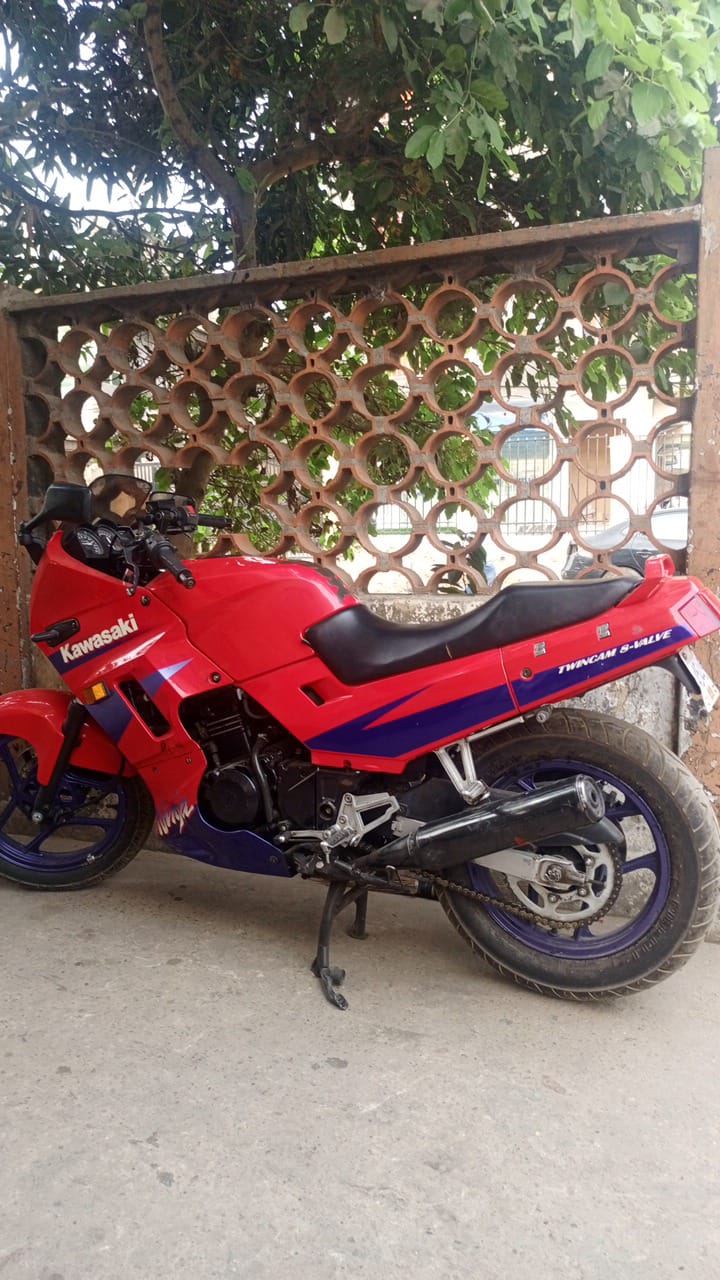 Kawasaki GPX250cc - Foreign used